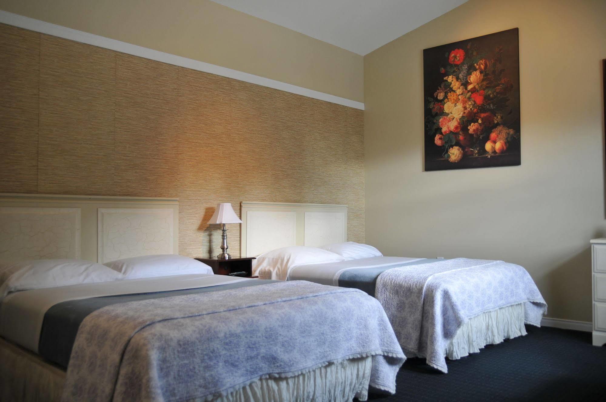 Motel Des Cedres Sherbrooke Bagian luar foto