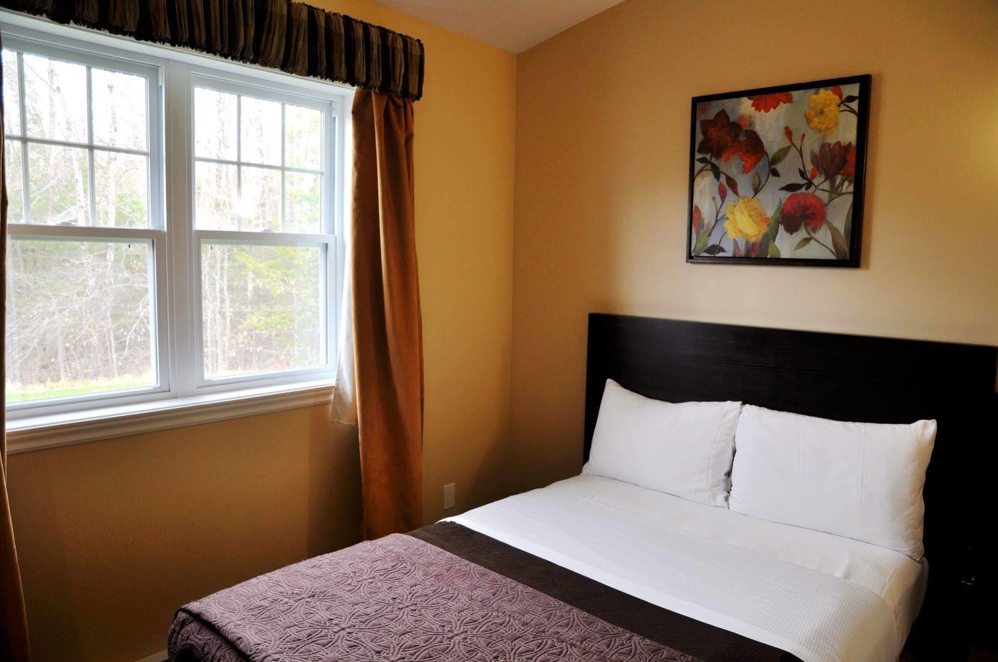 Motel Des Cedres Sherbrooke Bagian luar foto