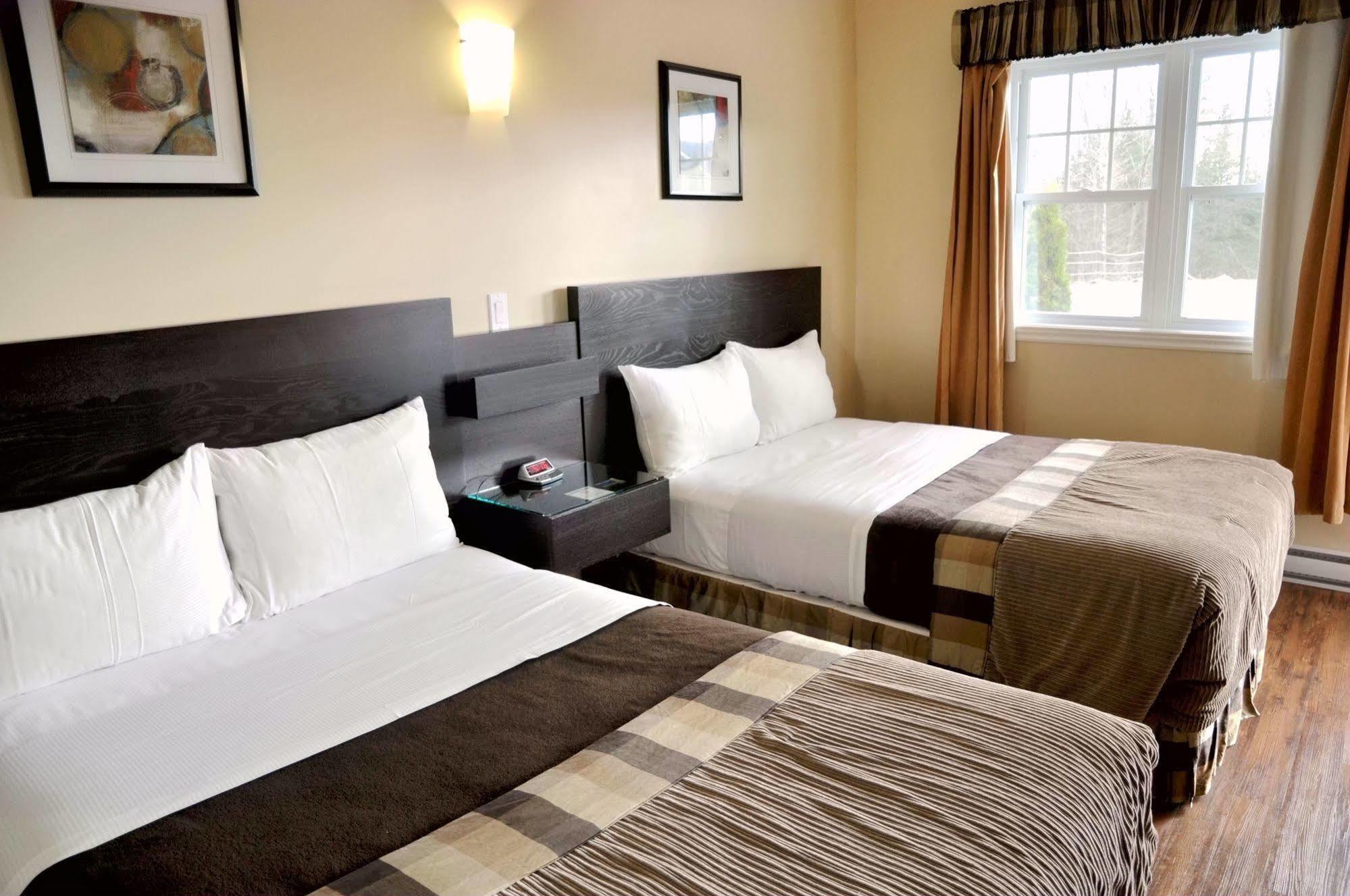 Motel Des Cedres Sherbrooke Bagian luar foto