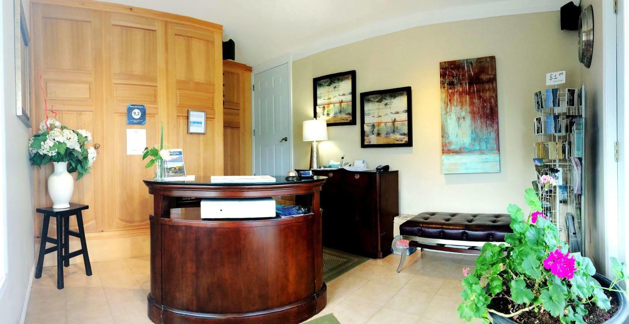 Motel Des Cedres Sherbrooke Bagian luar foto